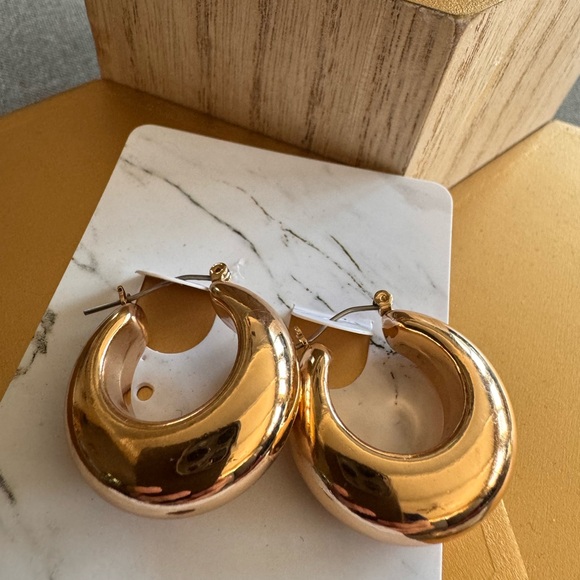 Gold plated shiny round earrings - Picture 4 of 4